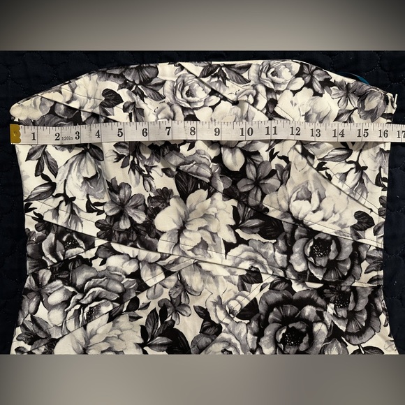 White House Black Market Black and White Floral Strapless Bustier - Picture 10 of 11